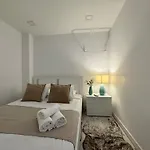 Alfama House Гостьовий будинок