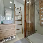 Alfama House Гостьовий будинок Лісабон