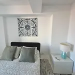 Гостьовий будинок Alfama House